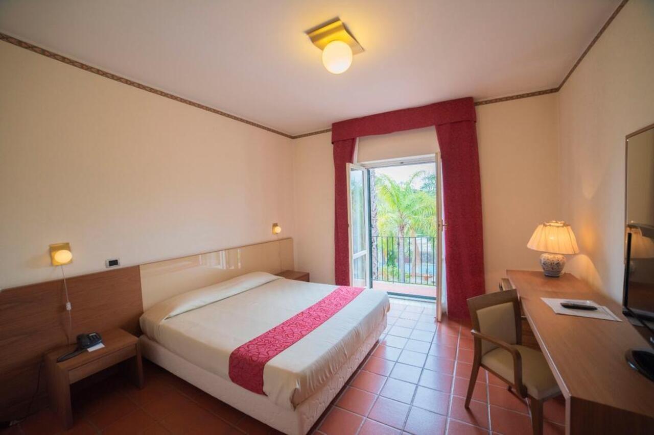 Orizzonte Acireale Hotel Buitenkant foto
