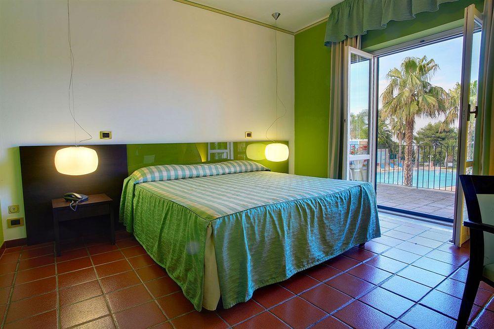 Orizzonte Acireale Hotel Buitenkant foto