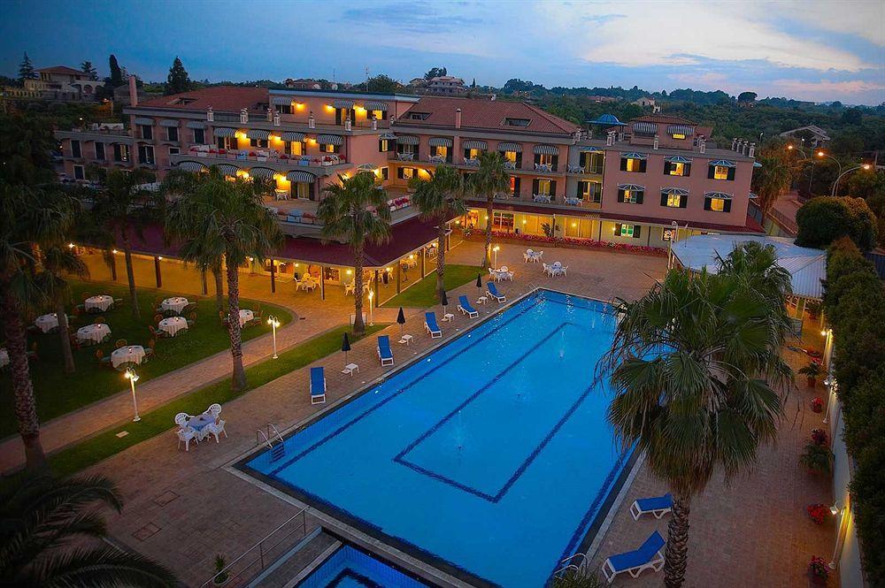 Orizzonte Acireale Hotel Buitenkant foto