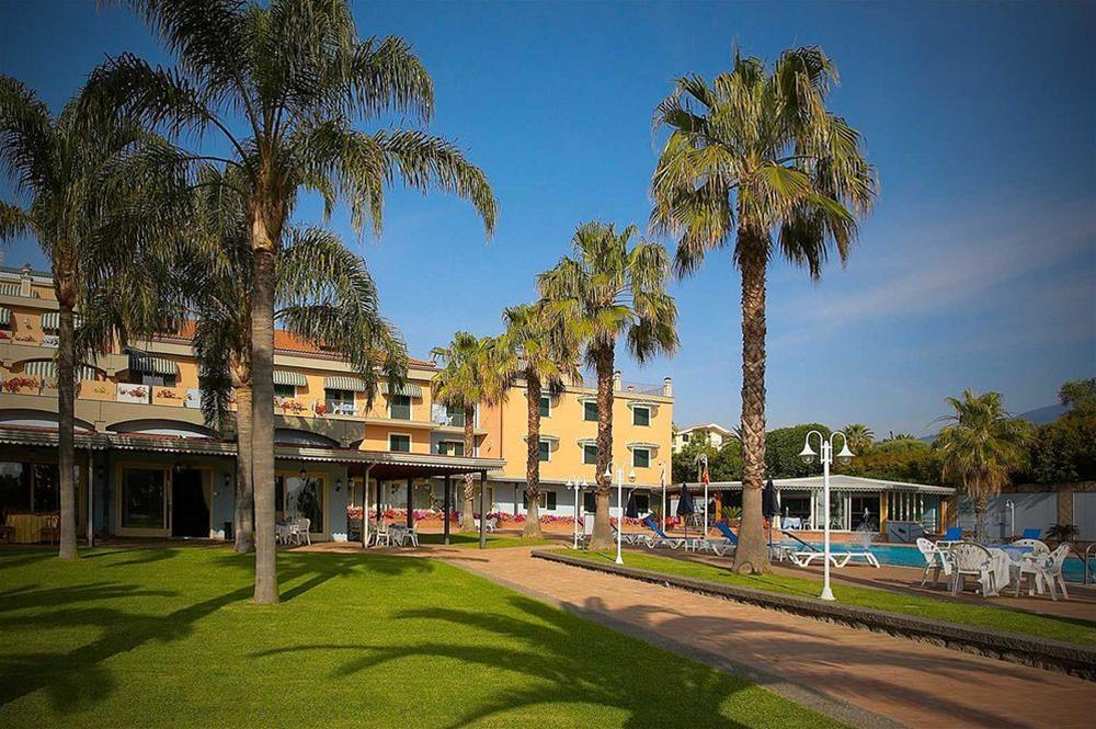 Orizzonte Acireale Hotel Buitenkant foto