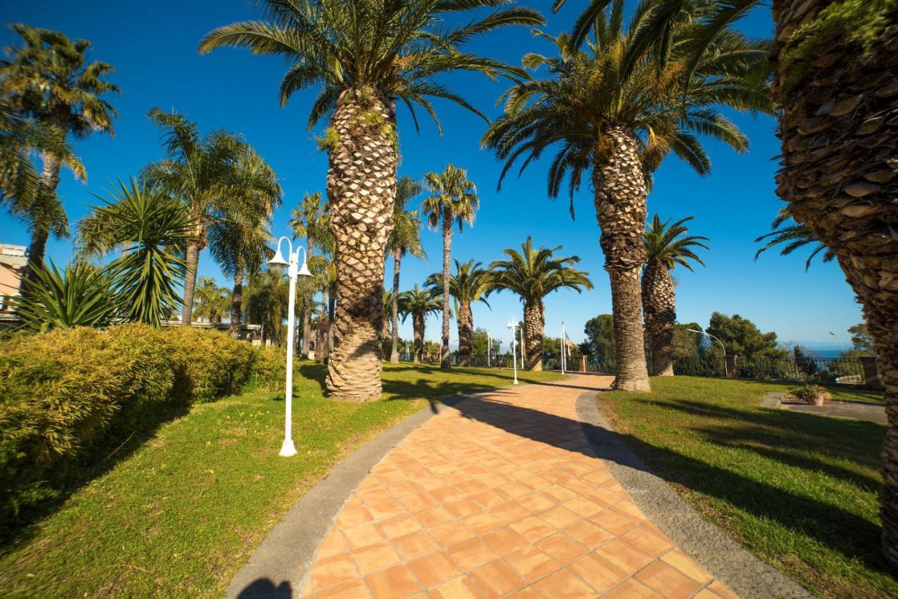 Orizzonte Acireale Hotel Buitenkant foto