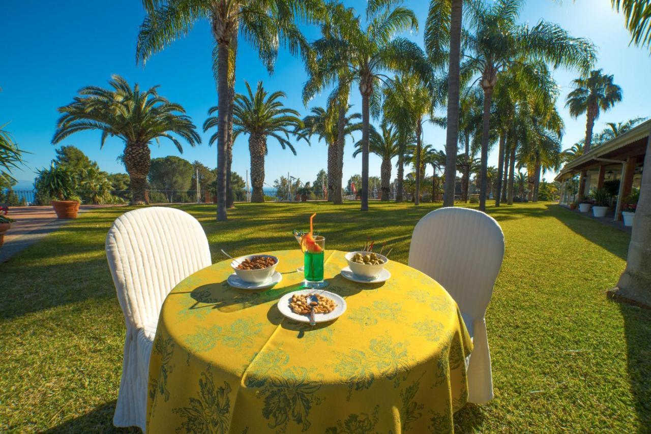 Orizzonte Acireale Hotel Buitenkant foto