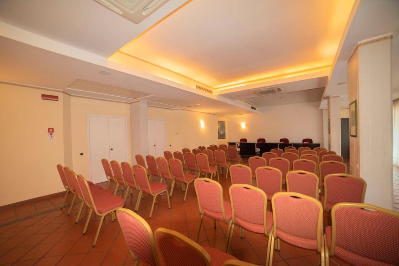 Orizzonte Acireale Hotel Buitenkant foto